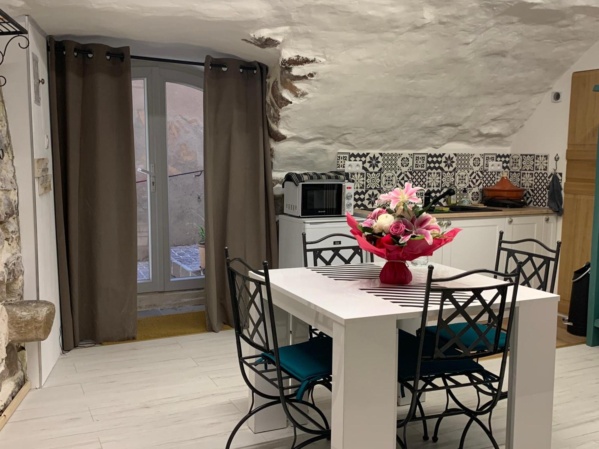 Apartmán Dans Le Charme De La Pierre La Garde  Exteriér fotografie